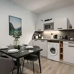 Bright Klusetor Aparthotel