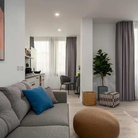 Bright Klusetor Aparthotel *