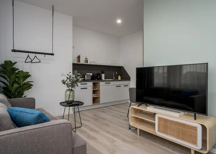 Bright Klusetor Aparthotel 4*