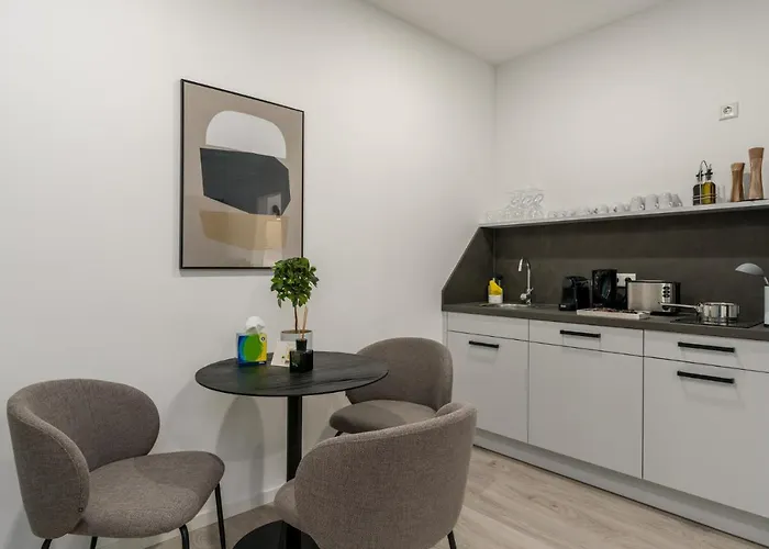Bright Klusetor Aparthotel