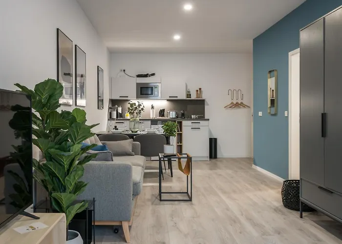 Bright Klusetor Lägenhetshotell 4*