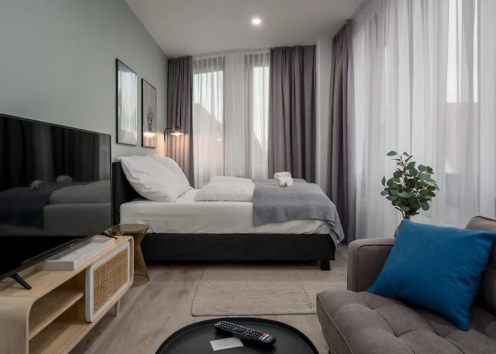 شقة فندقية Bright Klusetor 4*